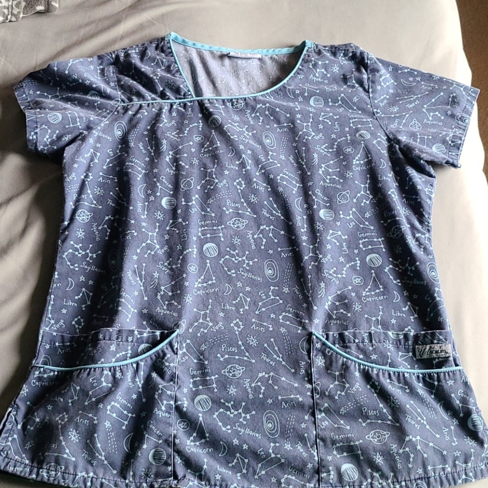 UA scrub top